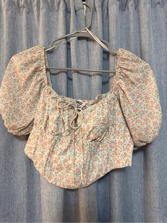 Princess Polly Tops - Floral Puff Sleeve corset Crop Top - cream & Pink